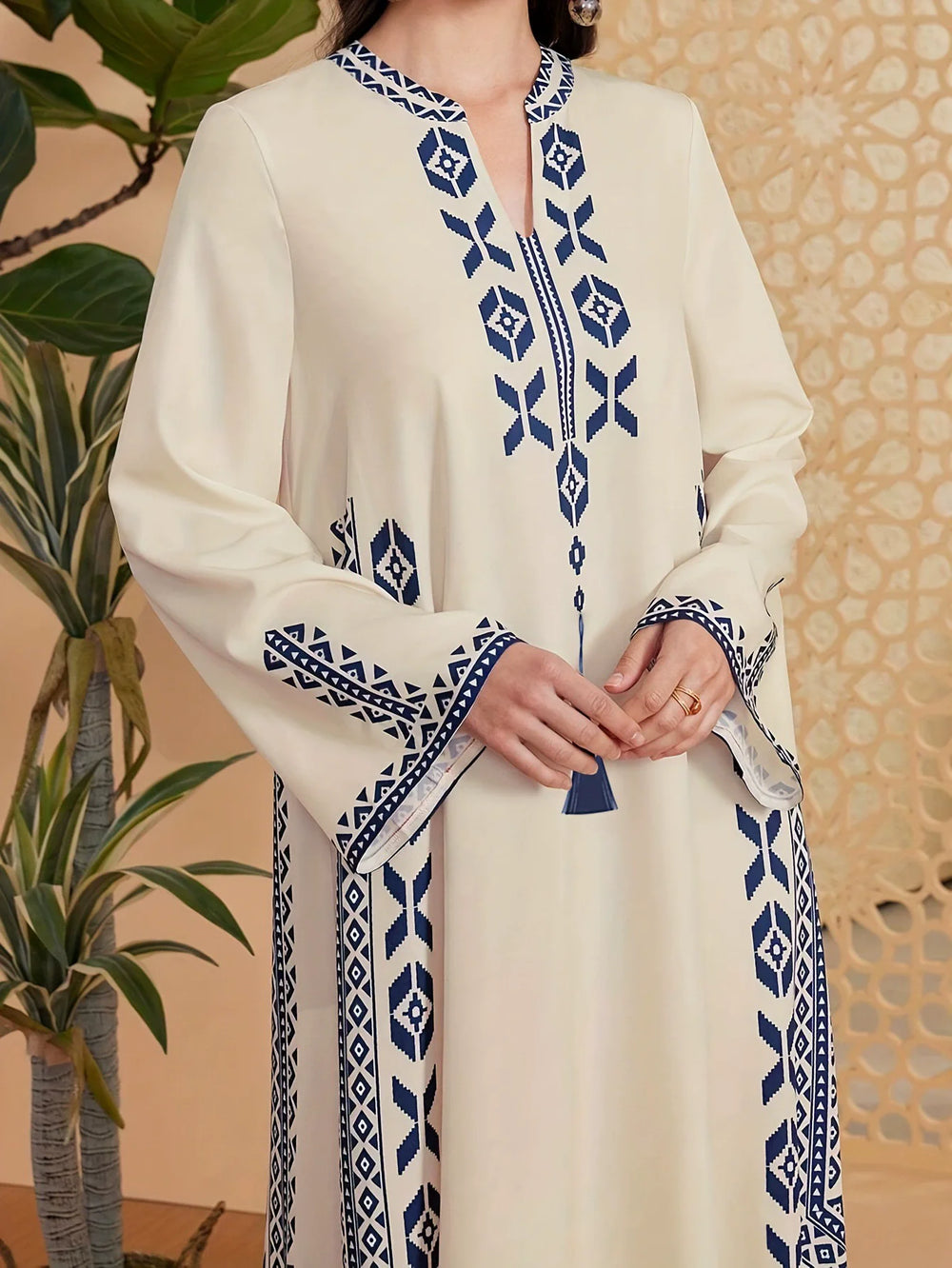 Middle East Ramadan Muslim Luxury Fashion Women's Saudi Arabia Dubai Printed V-neck Robe Arab Ethnic Style Printed Dress