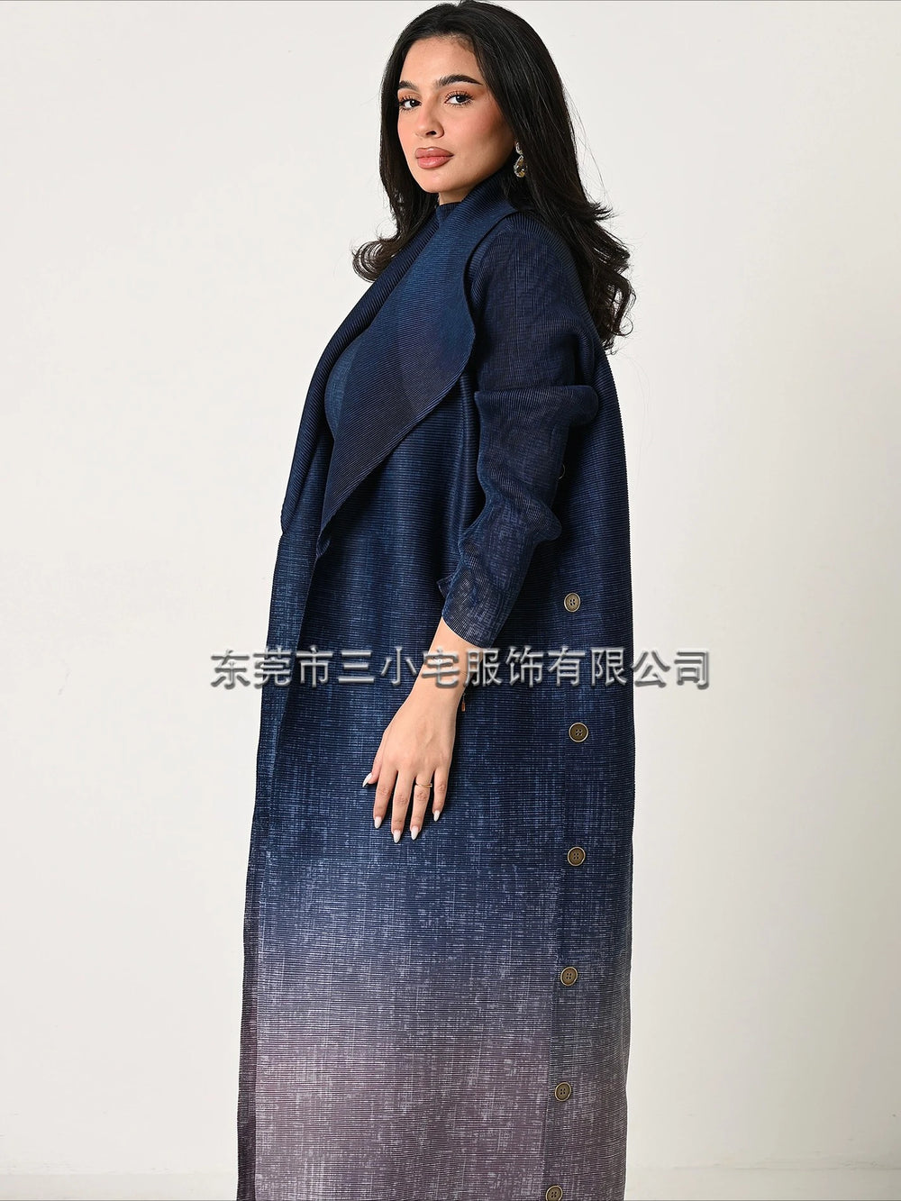 Miyake Side Button Abaya Jacket Staple Button High Quality Women's Fashion Cardigan Pleated Gradient Color Robe 2025 Summer New
